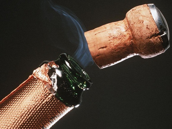 Как украсить шампанское на новый год
